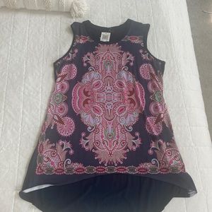 Multi colored tank top with tulip hem.